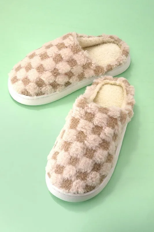 Checkerboard Fuzzy Slippers – Cozy and Stylish Comfort