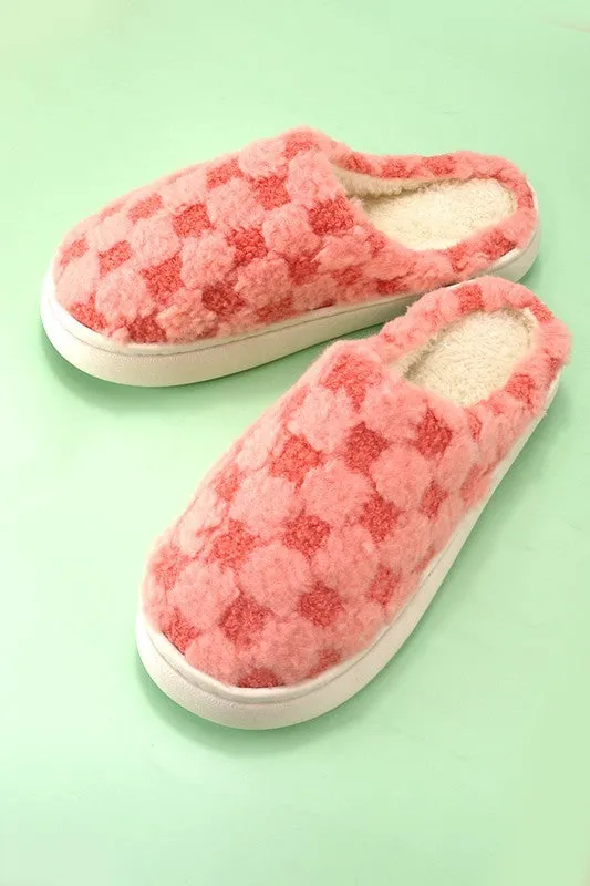 Checkerboard Fuzzy Slippers – Cozy and Stylish Comfort